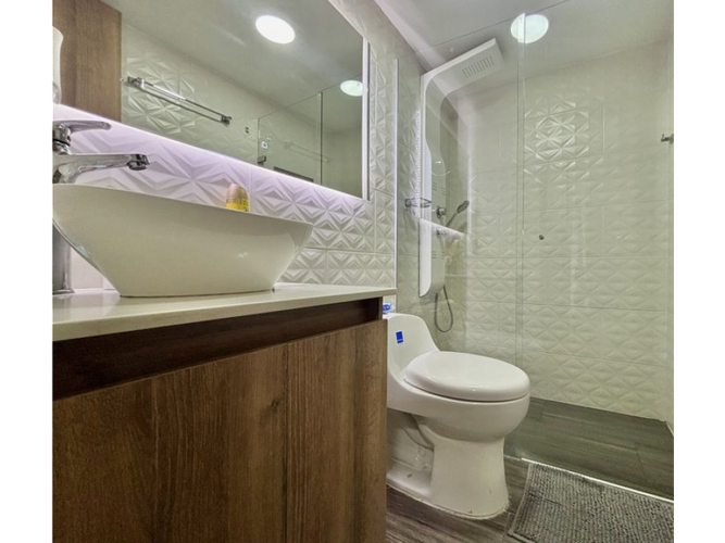 Casa de 4 alcobas en venta en Los Naranjos, Medellín, 240 m² · foto 18 de 21