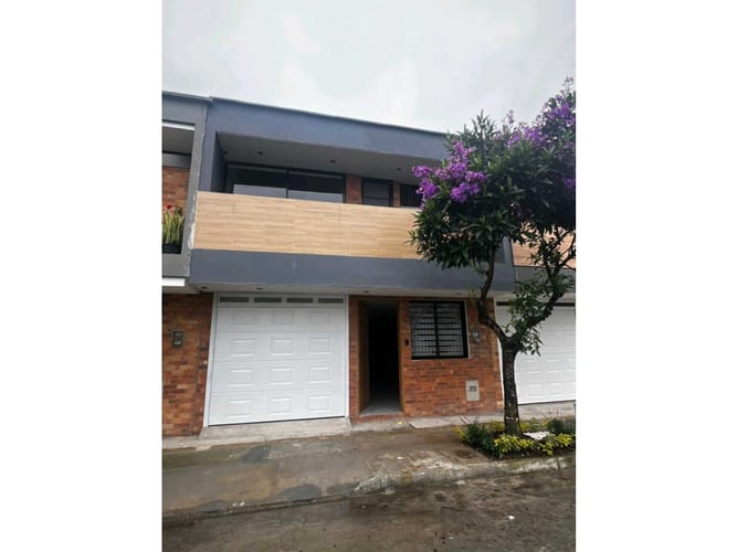 Casa de 3 alcobas en venta en La Ceja, 120 m² · foto 1 de 22