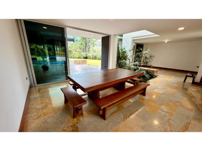 Casa de 4 alcobas en venta en Escobero, Envigado, 660 m² · foto 4 de 24