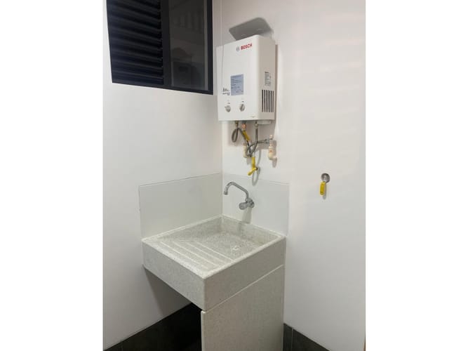 Apartamento de 2 alcobas en venta en El Tesoro, Medellín, 60 m² · foto 13 de 17