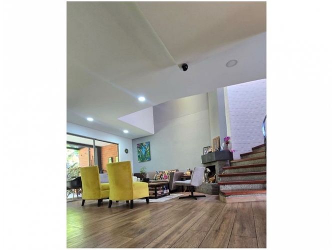 Casa de 3 alcobas en venta en La Pradera, Medellín, 212 m² · foto 3 de 24