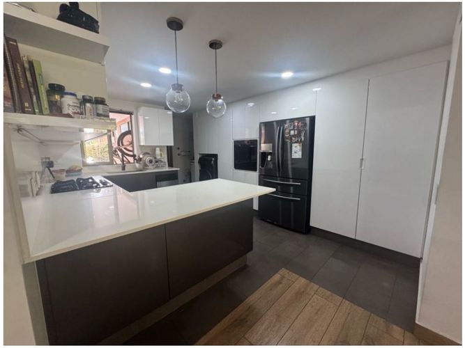 Casa de 3 alcobas en venta en La Pradera, Medellín, 212 m² · foto 4 de 24