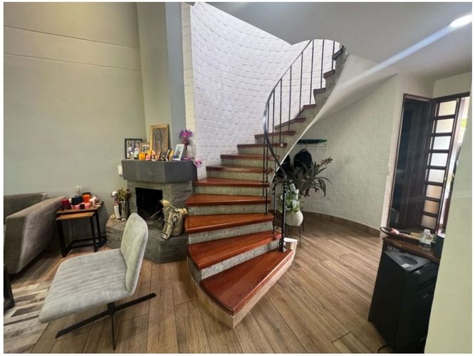 Casa de 3 alcobas en venta en La Pradera, Medellín, 212 m² · foto 7 de 24