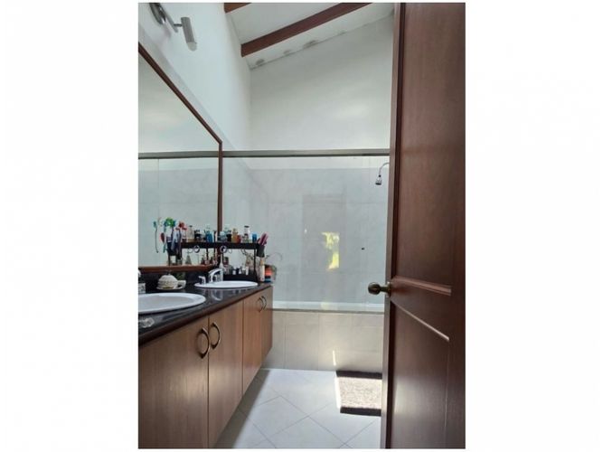 Casa de 3 alcobas en venta en La Pradera, Medellín, 212 m² · foto 18 de 24