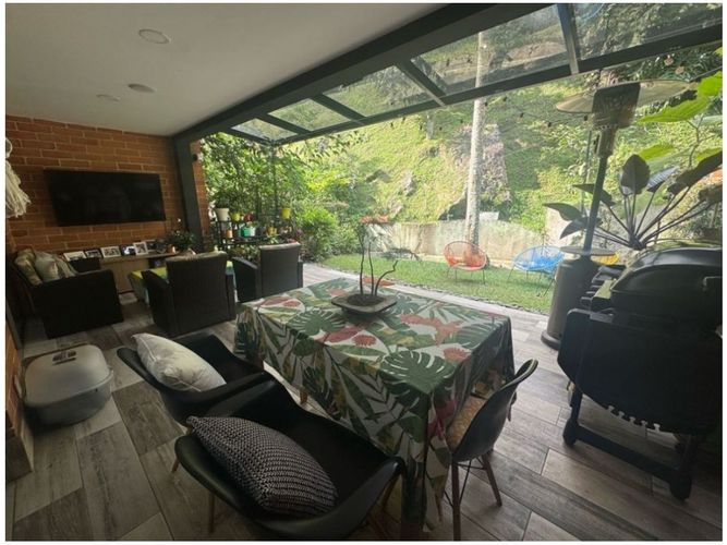 Casa de 3 alcobas en venta en La Pradera, Medellín, 212 m² · foto 23 de 24