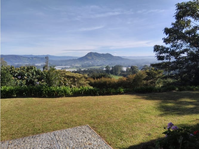Casa de 5 alcobas en venta en Lomitas, La Ceja, 487 m² · foto 12 de 24