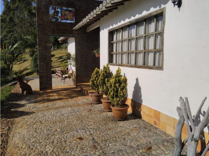 Casa de 5 alcobas en venta en Lomitas, La Ceja, 487 m² · foto 13 de 24