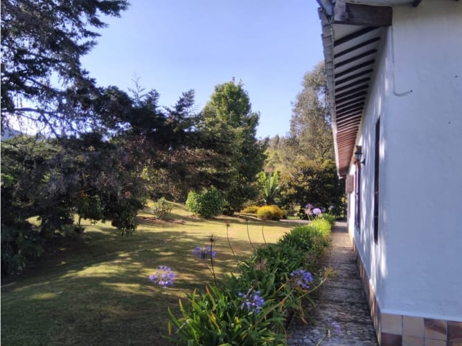 Casa de 5 alcobas en venta en Lomitas, La Ceja, 487 m² · foto 17 de 24