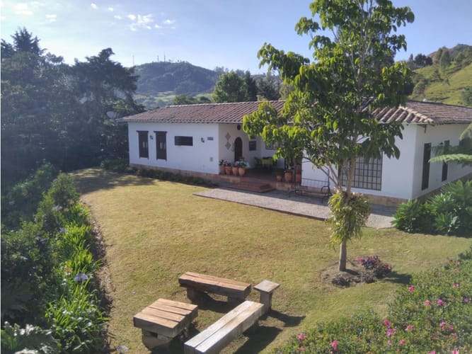 Casa de 5 alcobas en venta en Lomitas, La Ceja, 487 m² · foto 19 de 24