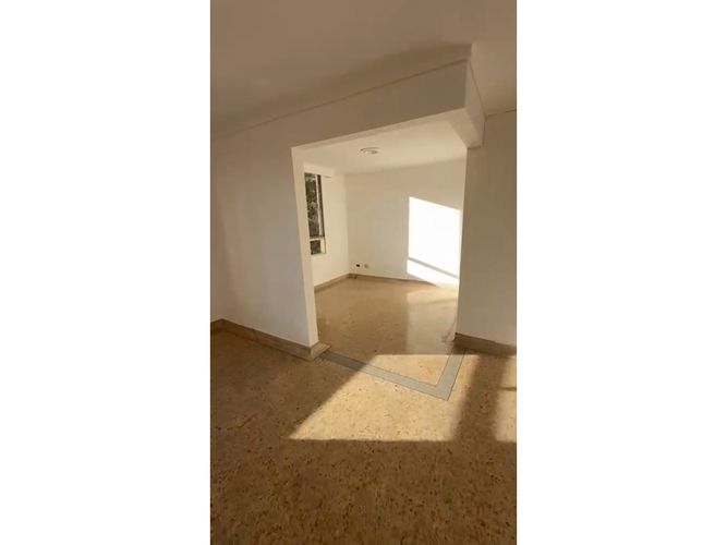 Apartamento de 3 alcobas en venta en Las Acacias, Medellín, 150 m² · foto 6 de 22