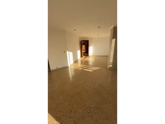 Apartamento de 3 alcobas en venta en Las Acacias, Medellín, 150 m² · foto 7 de 22