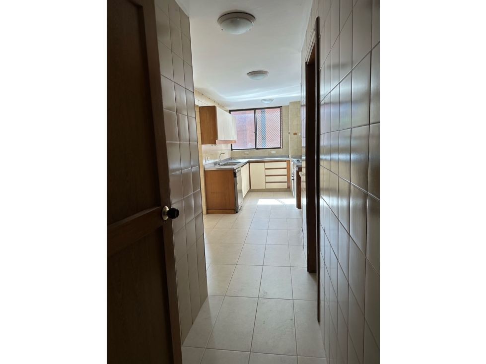 Apartamento en venta en El Poblado, Medellín · foto 2 de 22