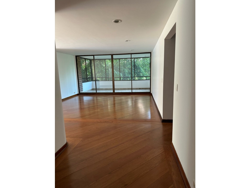 Apartamento en venta en El Poblado, Medellín · foto 3 de 22
