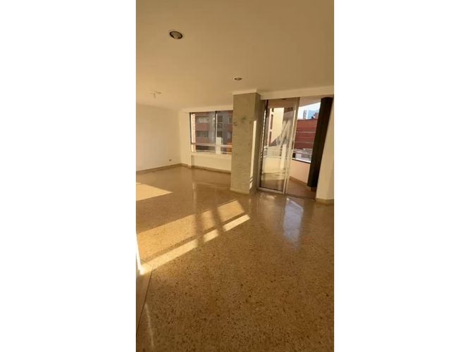 Apartamento de 3 alcobas en venta en Las Acacias, Medellín, 150 m² · foto 13 de 22