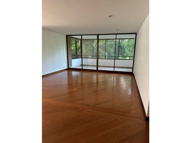 Apartamento en venta en El Poblado, Medellín · foto 7 de 22