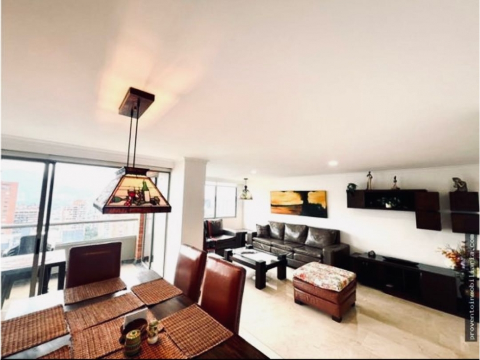 Apartamento en venta en El Poblado, Medellín · foto 2 de 10