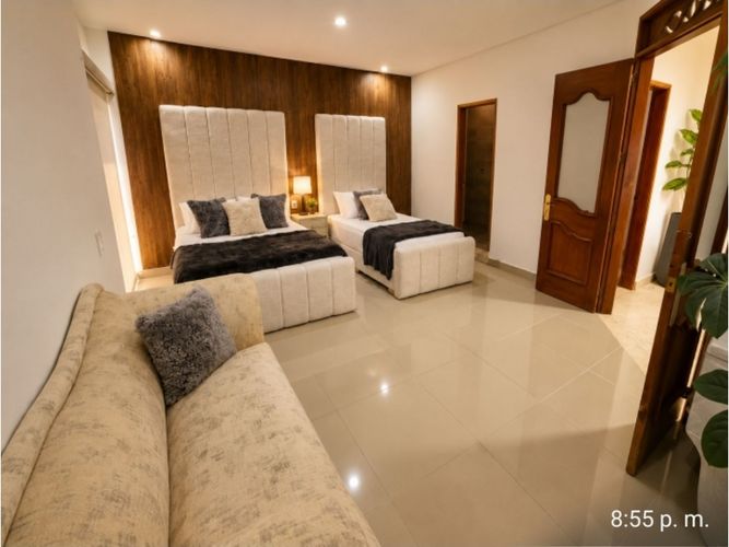 Casa de 5 alcobas en venta en Los Naranjos, Medellín, 580 m² · foto 8 de 13