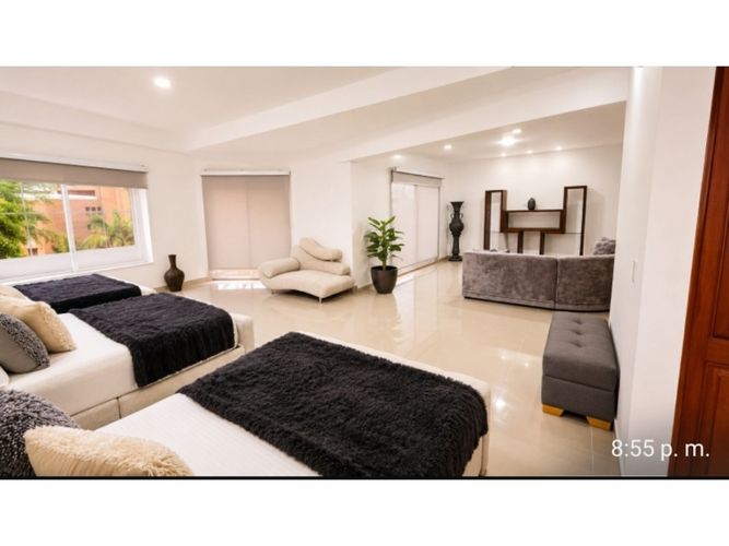 Casa de 5 alcobas en venta en Los Naranjos, Medellín, 580 m² · foto 9 de 13
