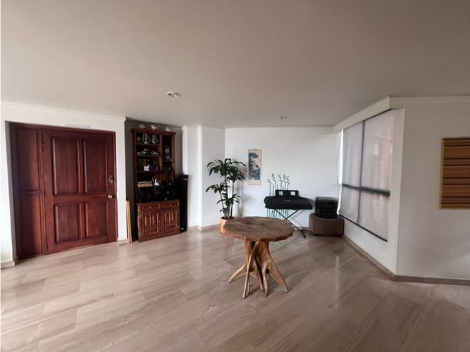 Apartaestudio en venta en El Tesoro, Medellín, 123 m² · foto 3 de 17