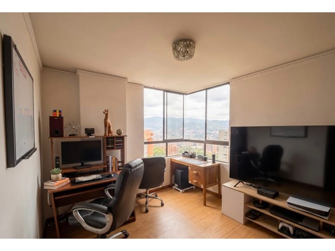 Apartaestudio en venta en El Tesoro, Medellín, 123 m² · foto 4 de 17