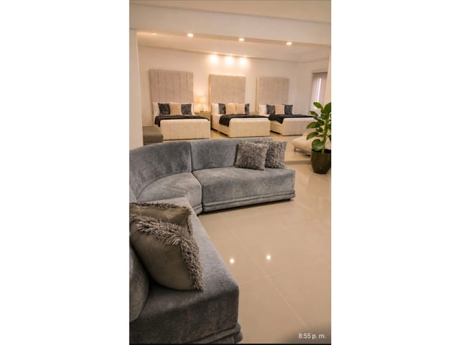 Casa de 5 alcobas en venta en Los Naranjos, Medellín, 580 m² · foto 12 de 13