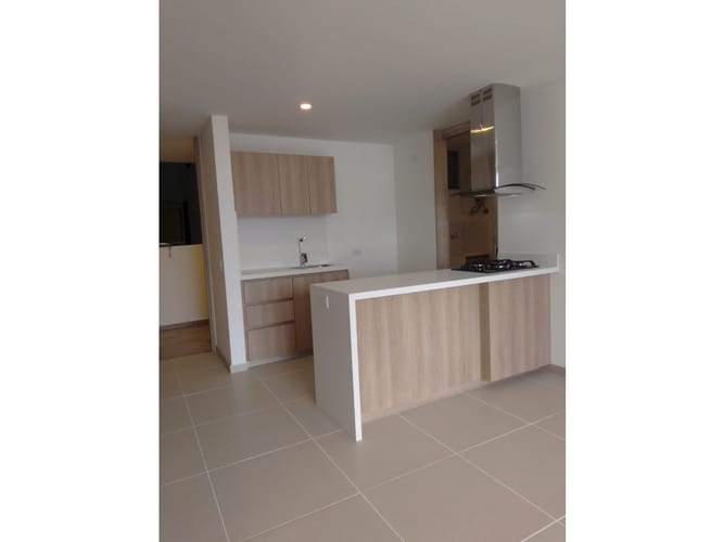 Apartamento de 1 alcoba en venta en Ciudad Del Río, Rionegro, 56 m² · foto 2 de 18