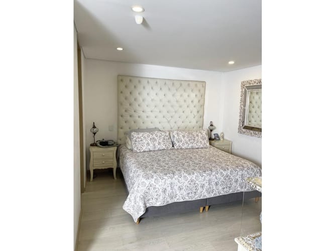 Apartamento de 3 alcobas en venta en Las Brujas, Medellín, 147 m² · foto 5 de 17