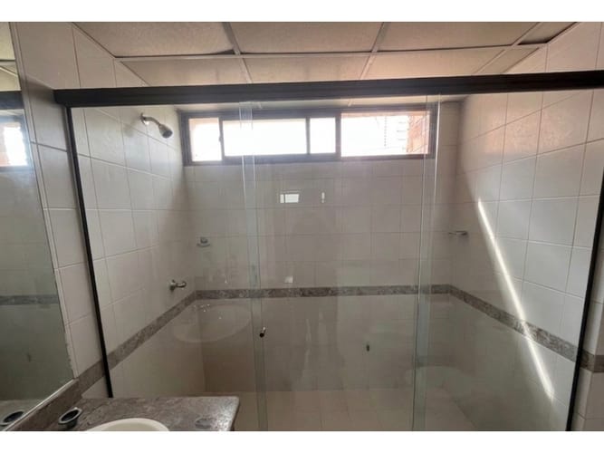 Apartaestudio en venta en El Tesoro, Medellín, 123 m² · foto 13 de 17