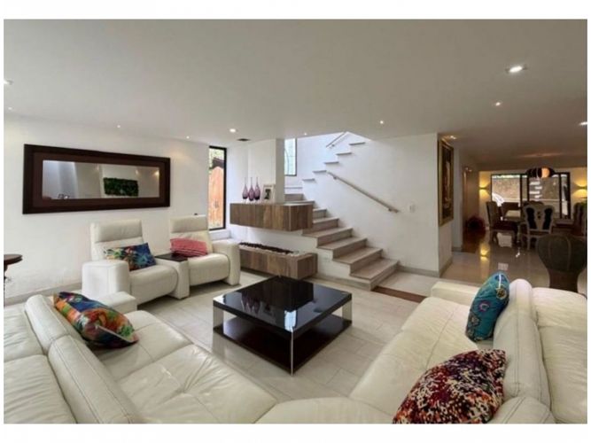 Casa de 4 alcobas en venta en Trece De Noviembre, Medellín, 643 m² · foto 3 de 21
