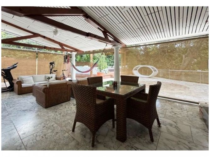 Casa de 4 alcobas en venta en Trece De Noviembre, Medellín, 643 m² · foto 17 de 21