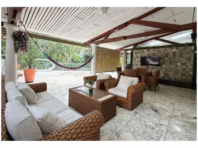 Casa de 4 alcobas en venta en Trece De Noviembre, Medellín, 643 m² · foto 18 de 21