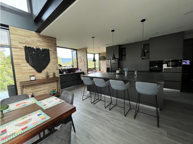 Casa de 5 alcobas en venta en San Antonio De Pereira, El Carmen de Viboral, 500 m² · foto 4 de 24