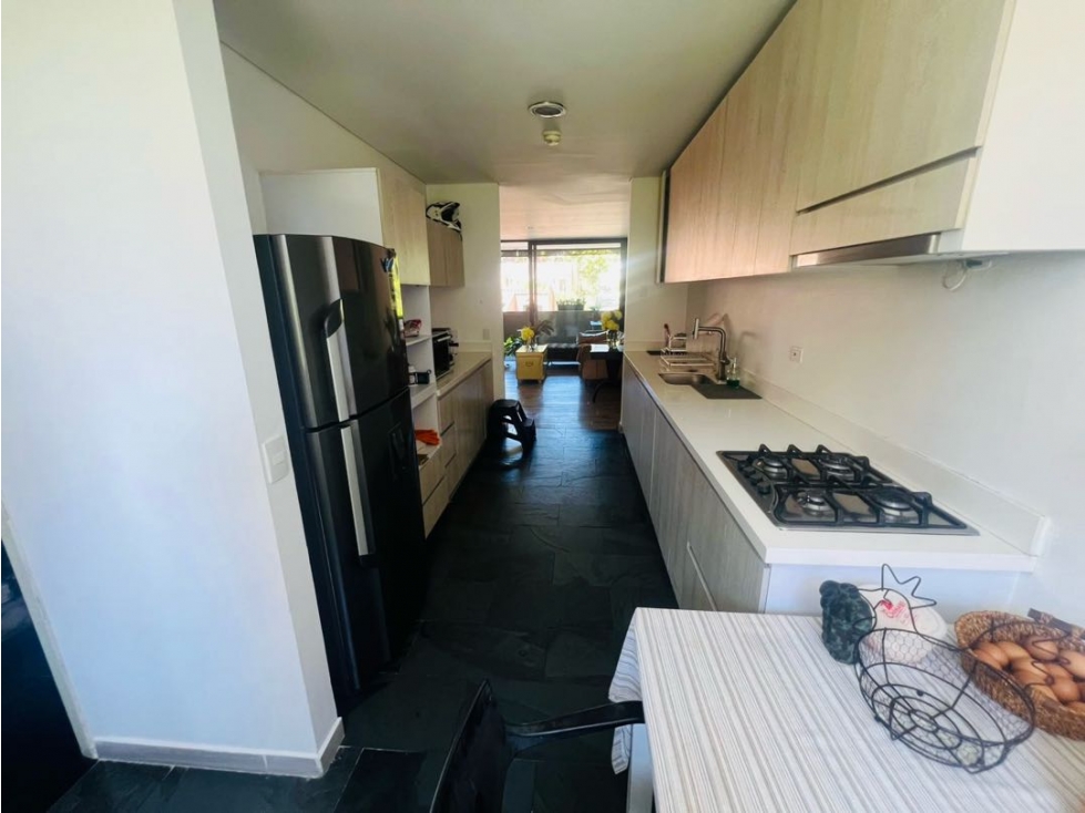 Apartamento en venta en Loma Benedictinos, Medellín · foto 8 de 24