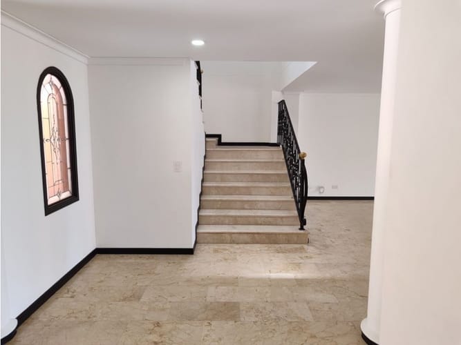 Casa de 5 alcobas en venta en El Tesoro, Medellín, 430 m² · foto 7 de 24