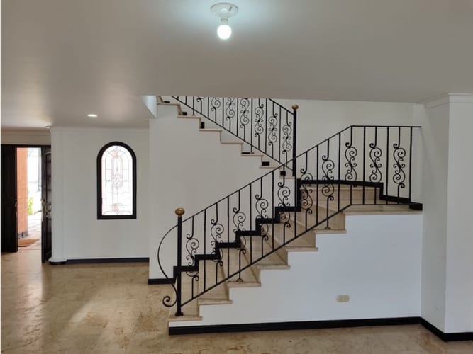 Casa de 5 alcobas en venta en El Tesoro, Medellín, 430 m² · foto 11 de 24