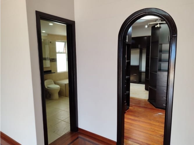Casa de 5 alcobas en venta en El Tesoro, Medellín, 430 m² · foto 24 de 24
