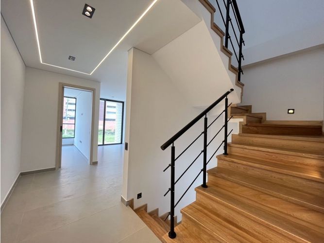 Casa de 4 alcobas en venta en Llano Grande, Rionegro, 230 m² · foto 3 de 22
