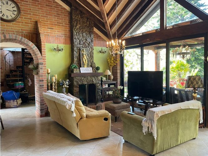 Casa de 4 alcobas en venta en Llano Grande, Rionegro, 460 m² · foto 5 de 24