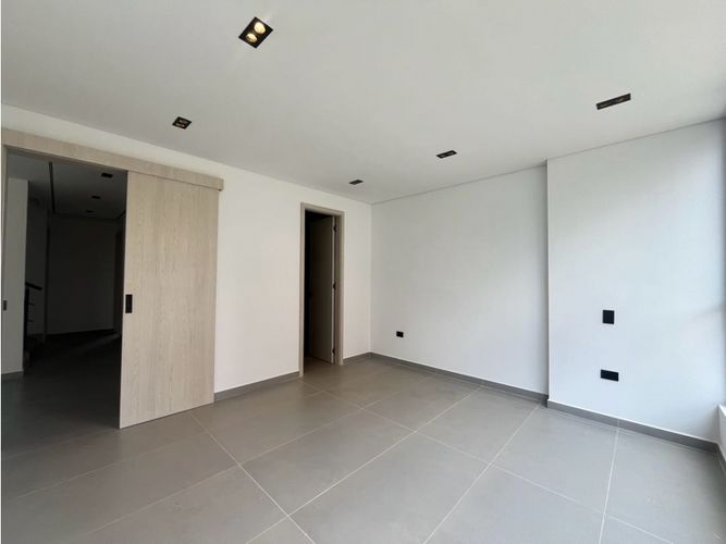 Casa de 4 alcobas en venta en Llano Grande, Rionegro, 230 m² · foto 4 de 22