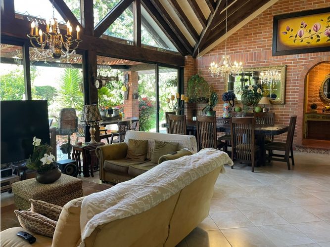 Casa de 4 alcobas en venta en Llano Grande, Rionegro, 460 m² · foto 8 de 24