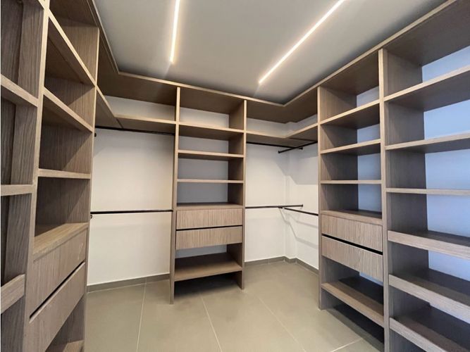 Casa de 4 alcobas en venta en Llano Grande, Rionegro, 230 m² · foto 9 de 22
