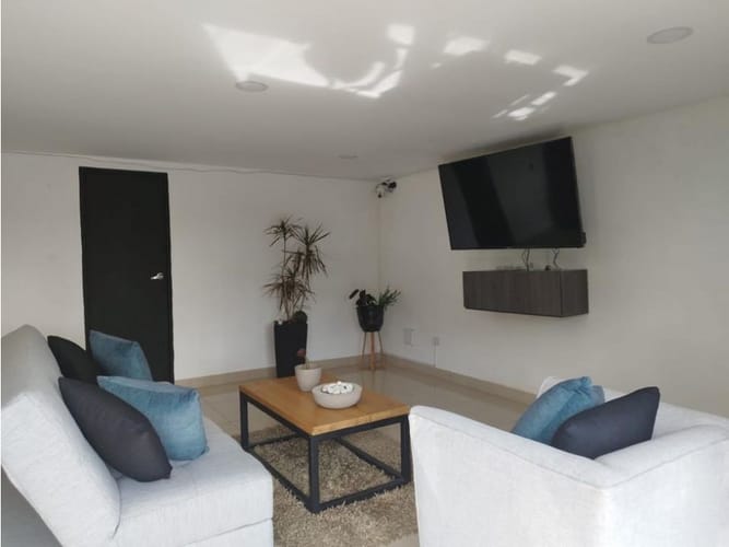 Casa de 5 alcobas en venta en Vía Las Palmas, Envigado, 380 m² · foto 4 de 17
