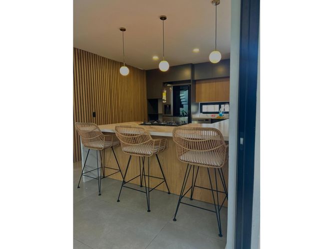 Casa de 4 alcobas en venta en Santa Elena, El Retiro, 261 m² · foto 2 de 7