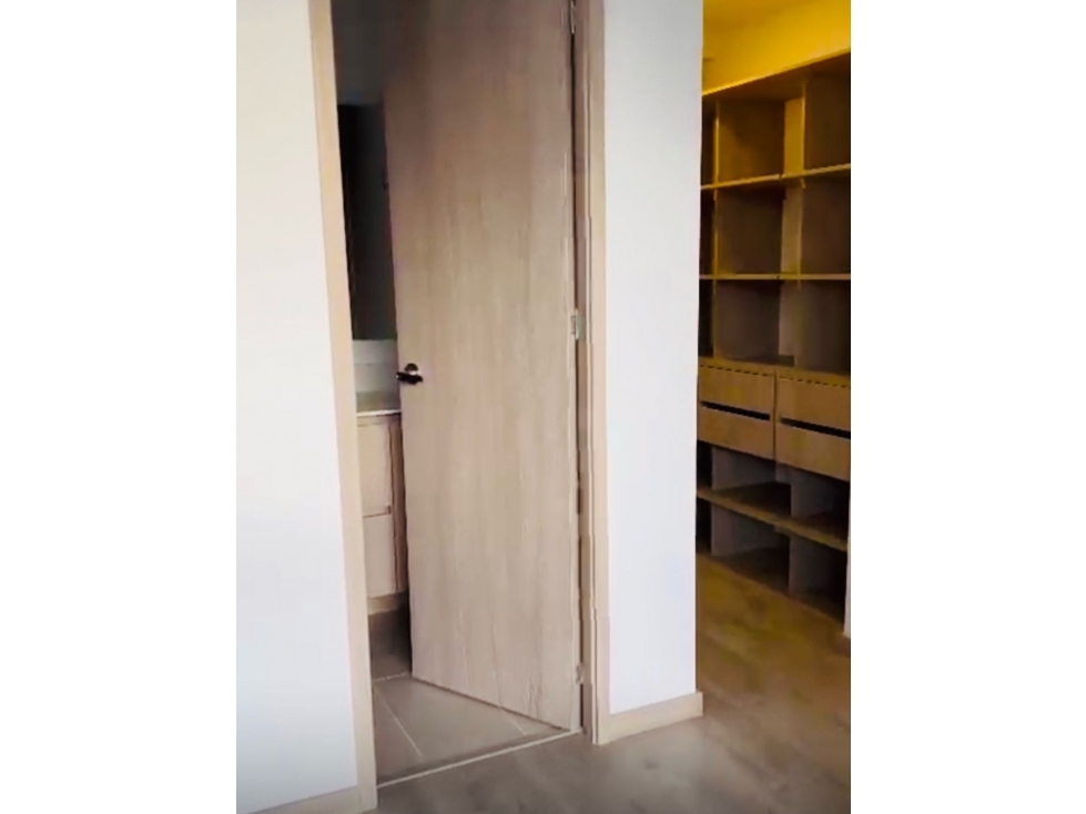 Apartamento en venta en El Salado, Envigado · foto 12 de 17