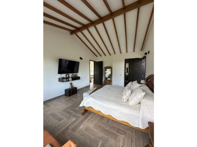 Casa de 6 alcobas en venta en Lejos Del Nido, El Retiro, 410 m² · foto 8 de 24