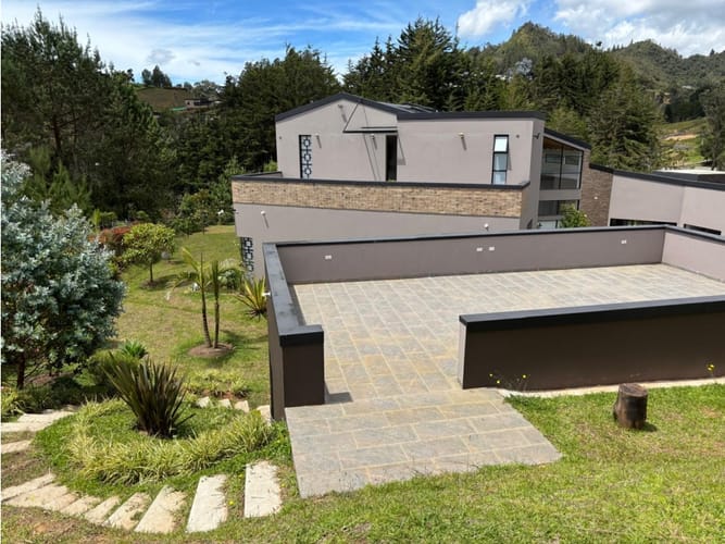 Casa de 6 alcobas en venta en Lejos Del Nido, El Retiro, 410 m² · foto 17 de 24