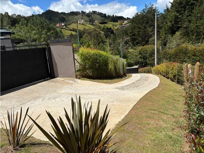Casa de 6 alcobas en venta en Lejos Del Nido, El Retiro, 410 m² · foto 23 de 24