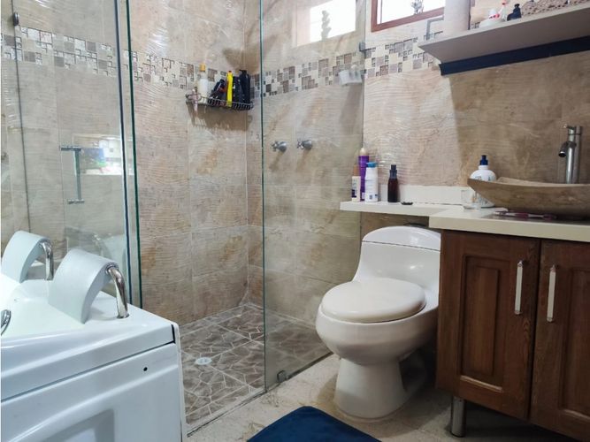 Casa de 5 alcobas en venta en El Porvenir, Rionegro, 272 m² · foto 11 de 15