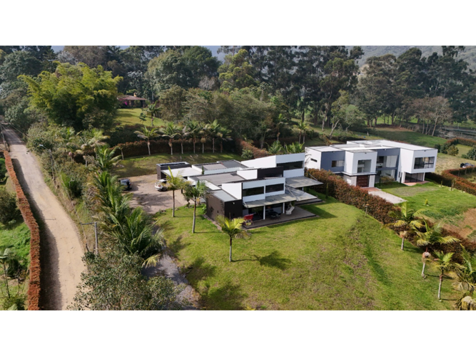 Casa de 5 alcobas en venta en El Cerro, Rionegro, 362 m² · foto 16 de 17