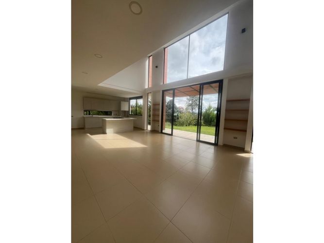 Casa de 4 alcobas en venta en El Faro, Rionegro, 280 m² · foto 3 de 24